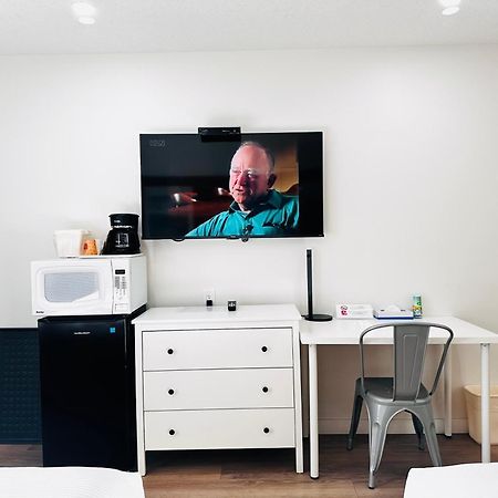 Cloud 9 Inn Whitecourt Eksteriør billede