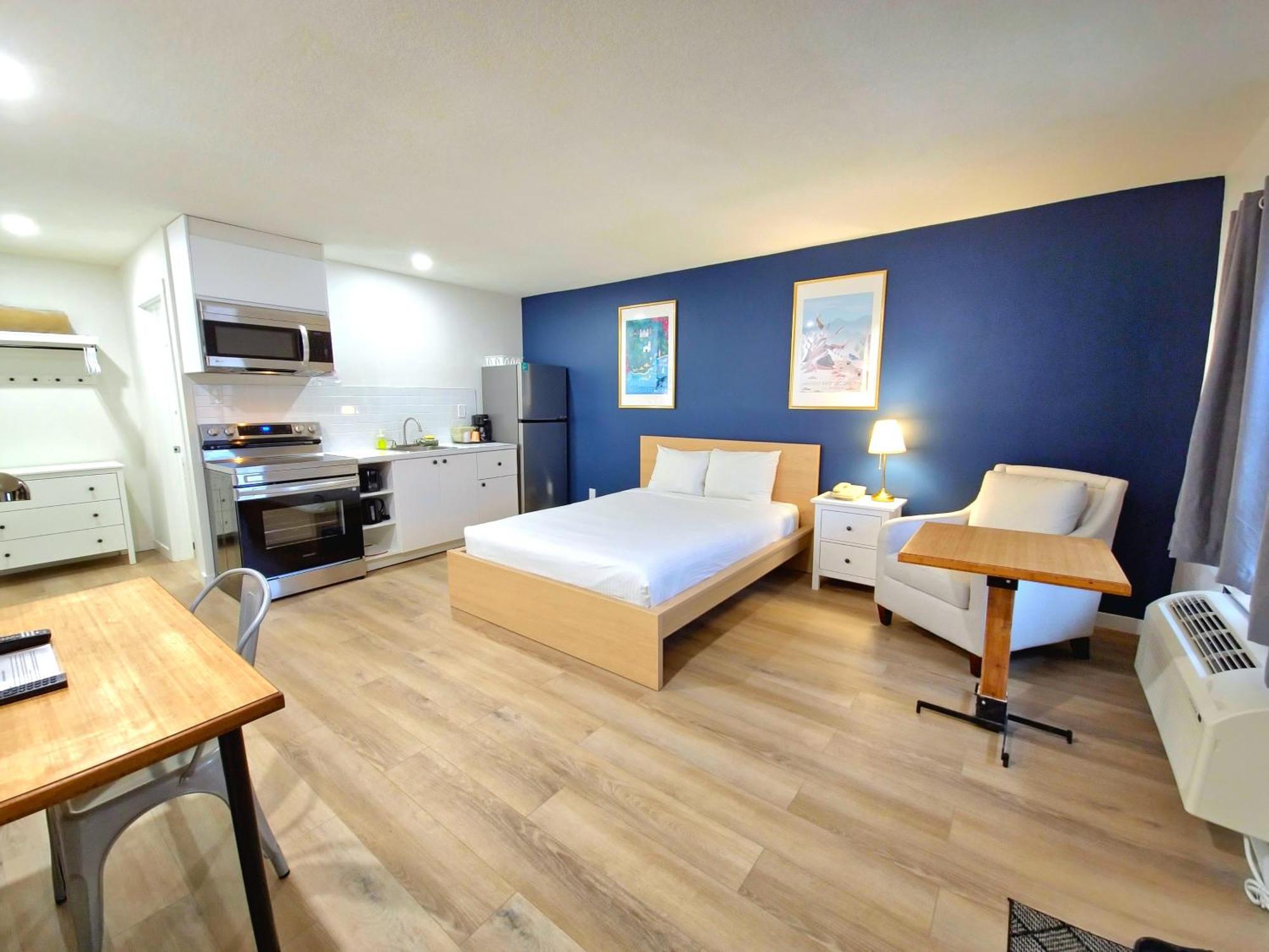 Cloud 9 Inn Whitecourt Eksteriør billede