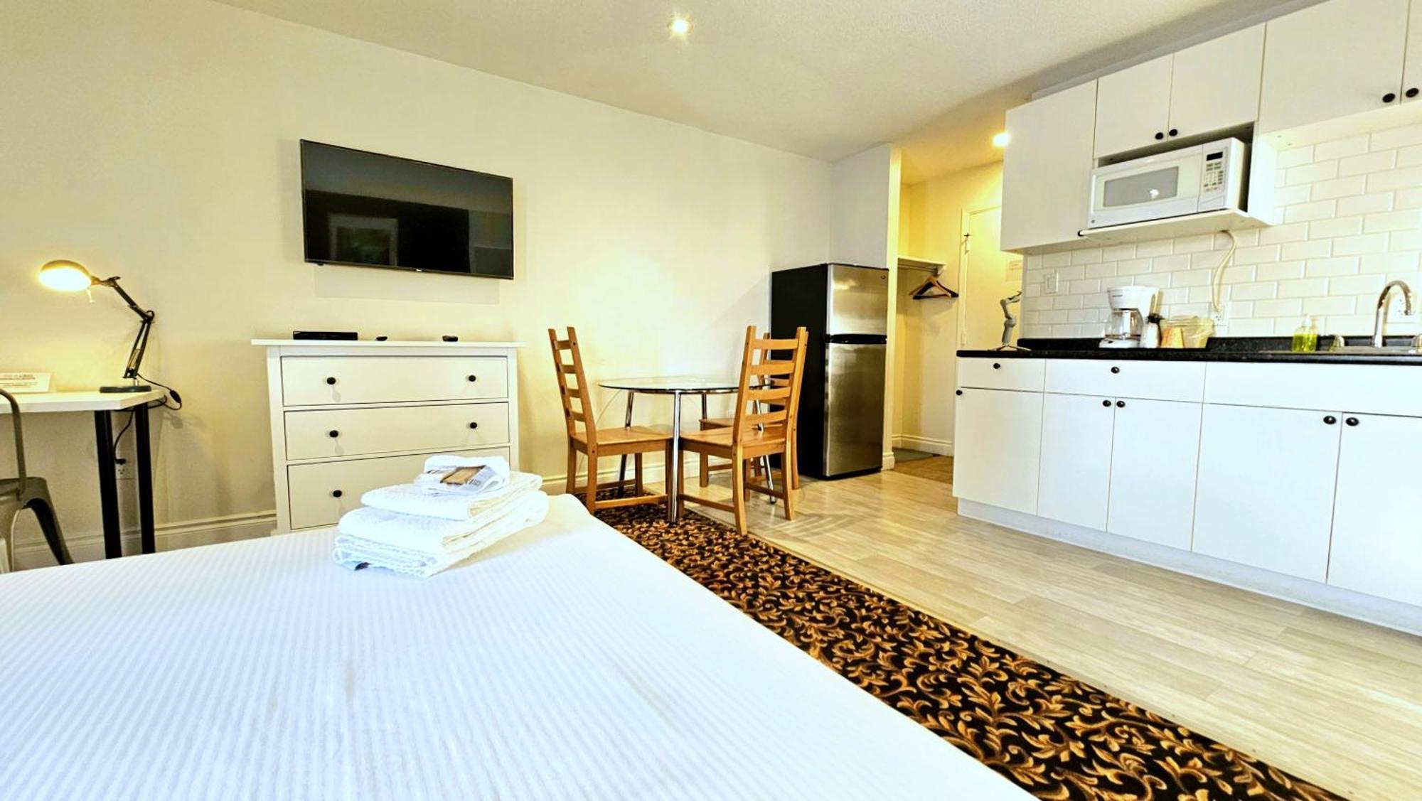 Cloud 9 Inn Whitecourt Eksteriør billede