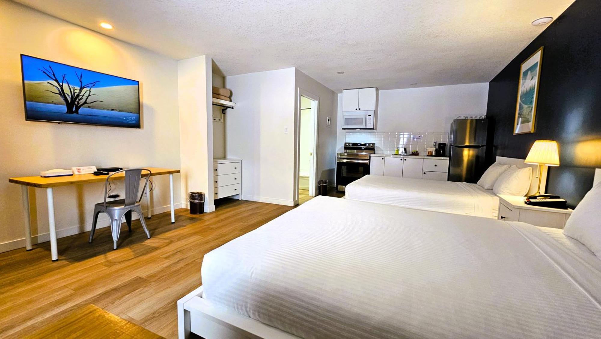 Cloud 9 Inn Whitecourt Eksteriør billede