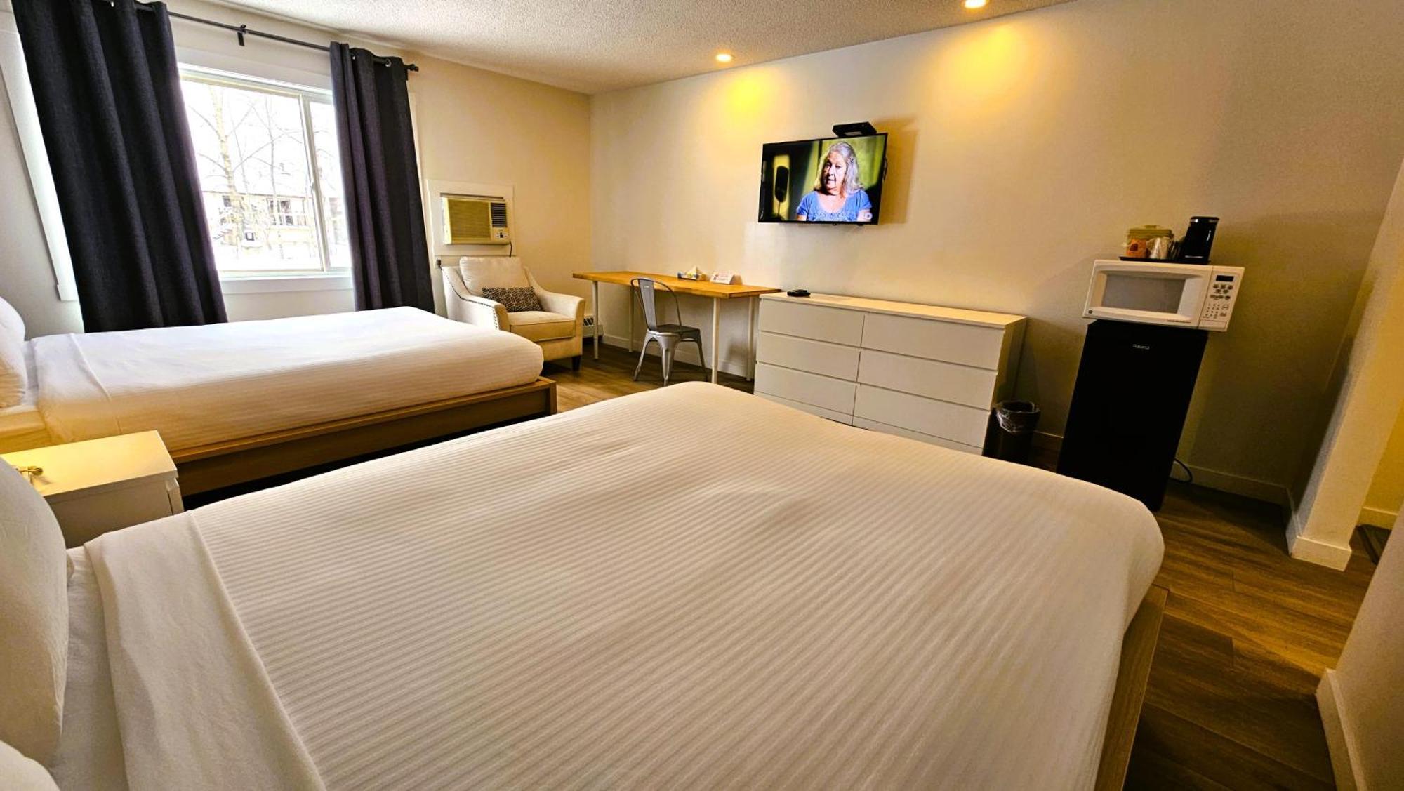 Cloud 9 Inn Whitecourt Eksteriør billede