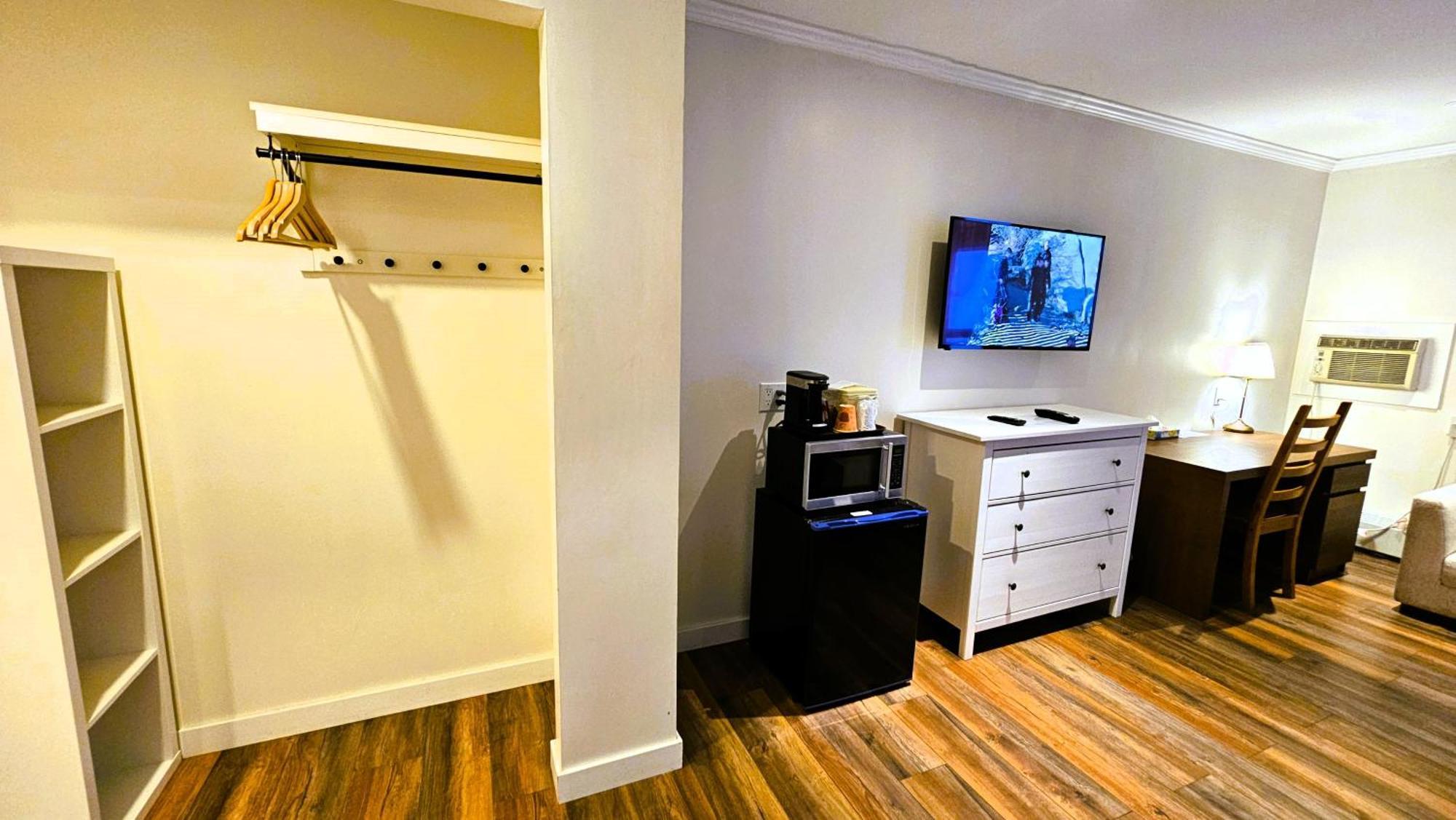 Cloud 9 Inn Whitecourt Eksteriør billede