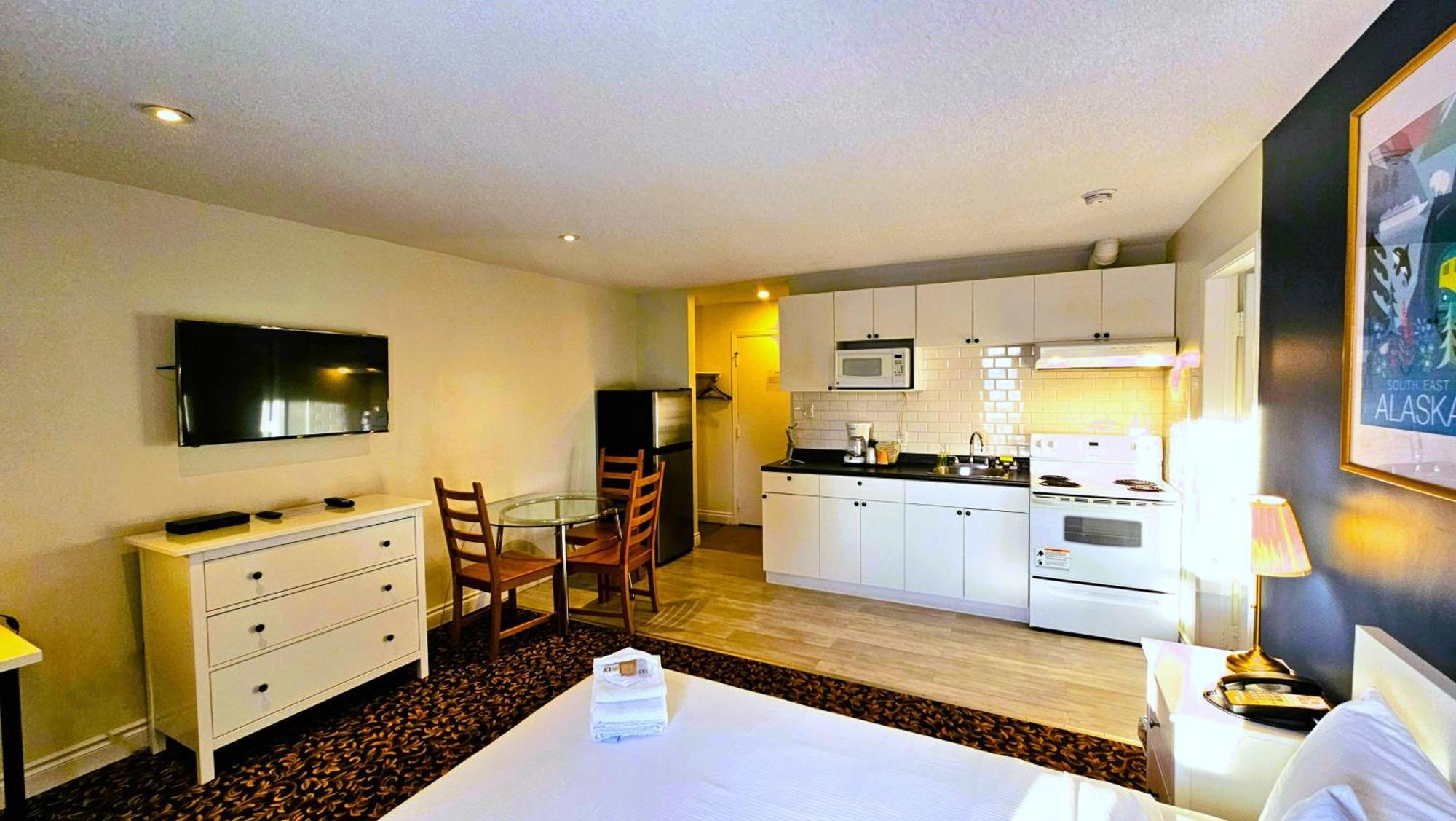 Cloud 9 Inn Whitecourt Eksteriør billede