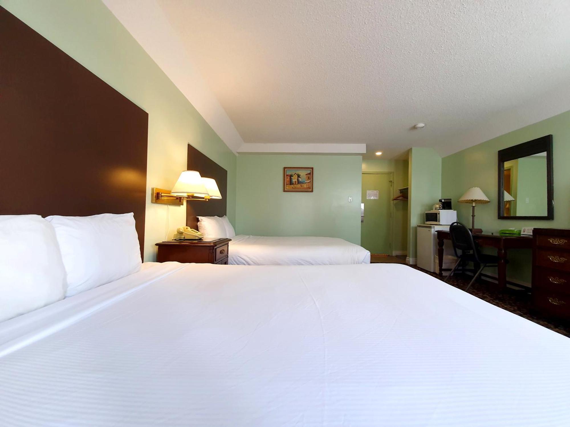 Cloud 9 Inn Whitecourt Eksteriør billede