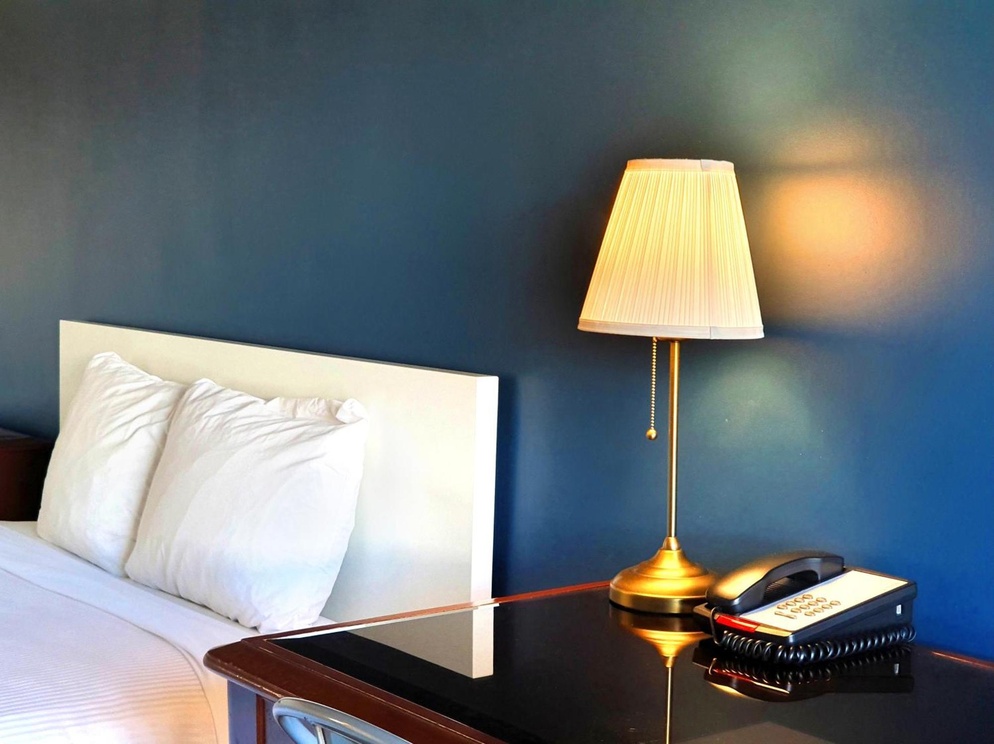 Cloud 9 Inn Whitecourt Eksteriør billede